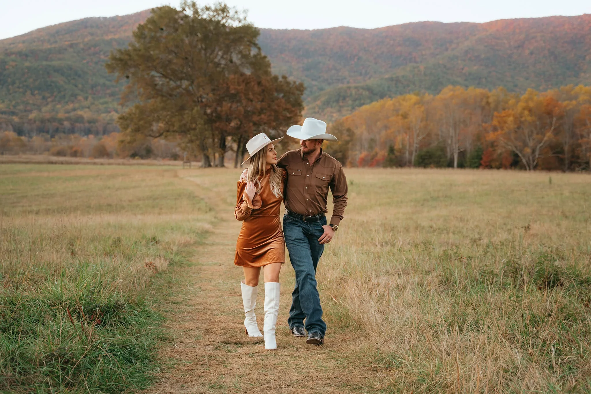 Anniversary photoshoot in Cades Cove