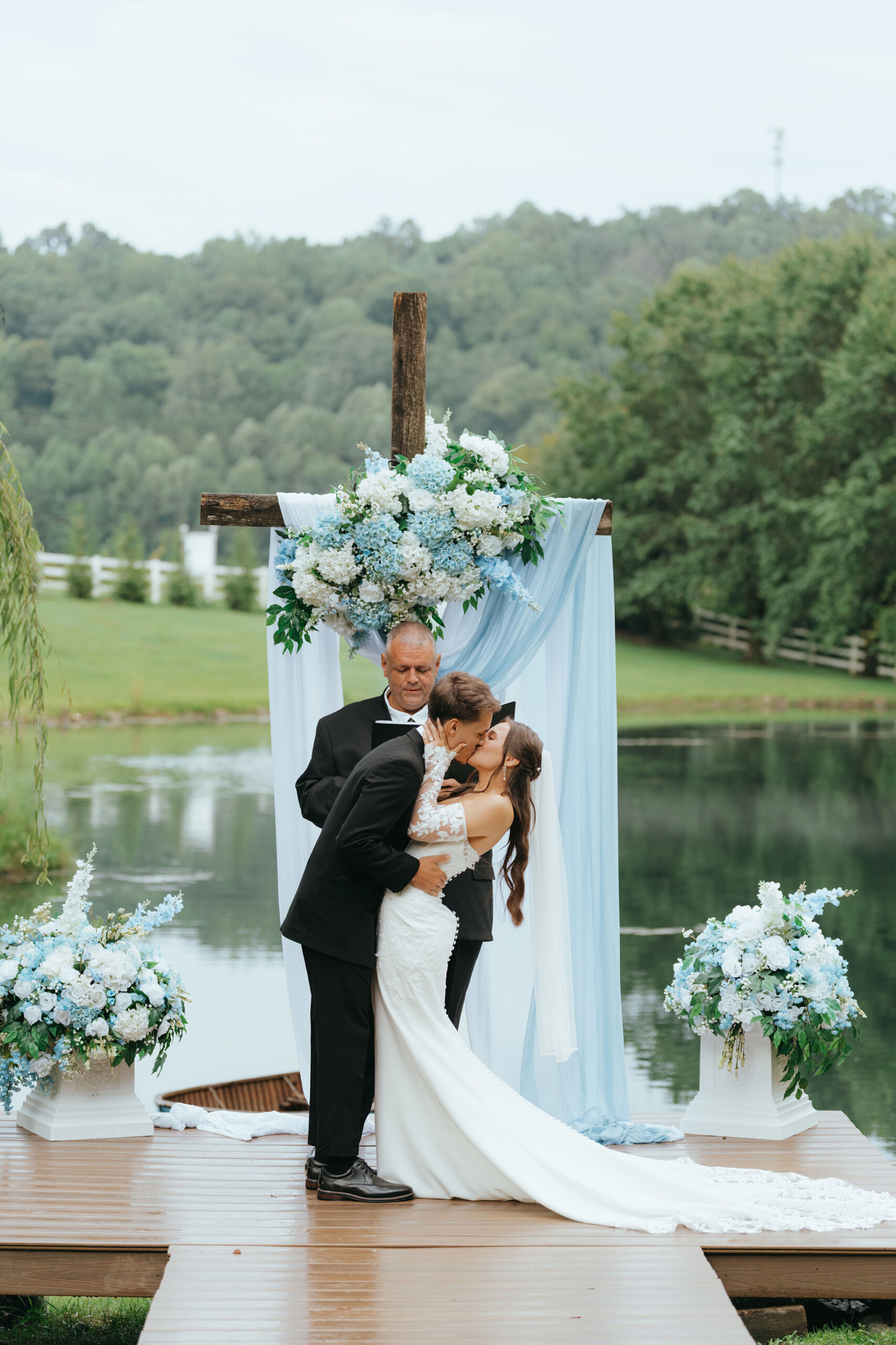 DSC09450 White and blue wedding in Knoxville