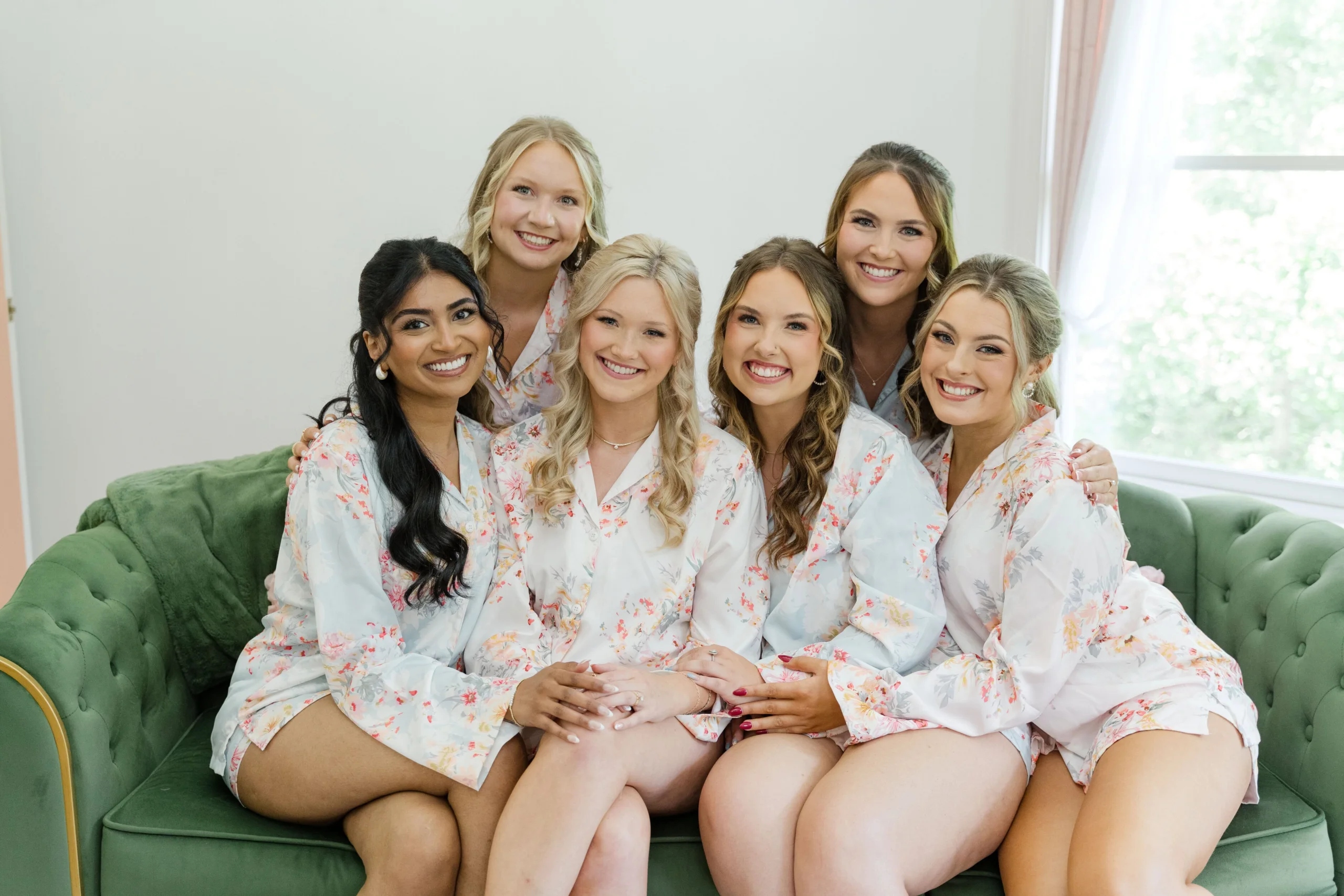 DSC02360 bridal party is getting ready in Knoxville venue