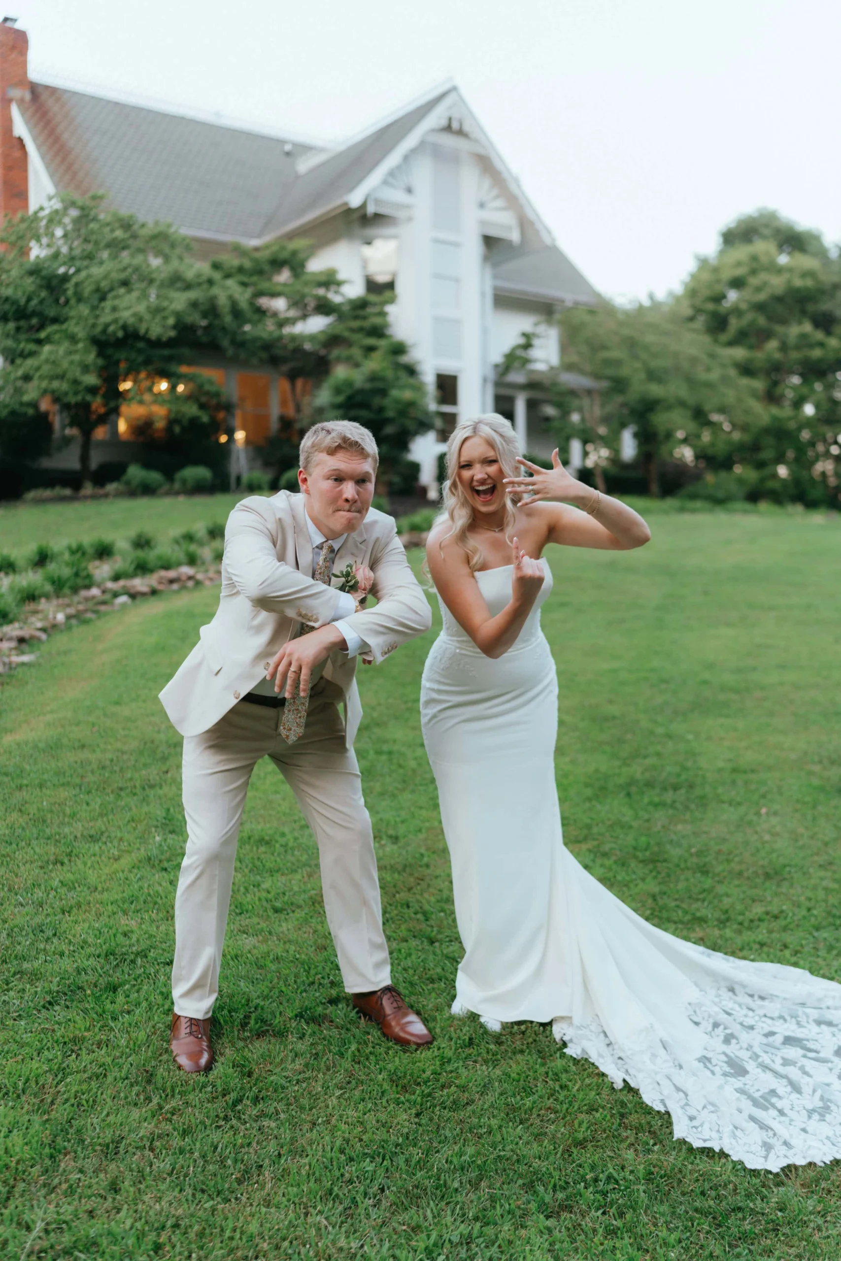 DSC06030 Romantic summer wedding moment with lush greenery at Knoxville Tennessee venue