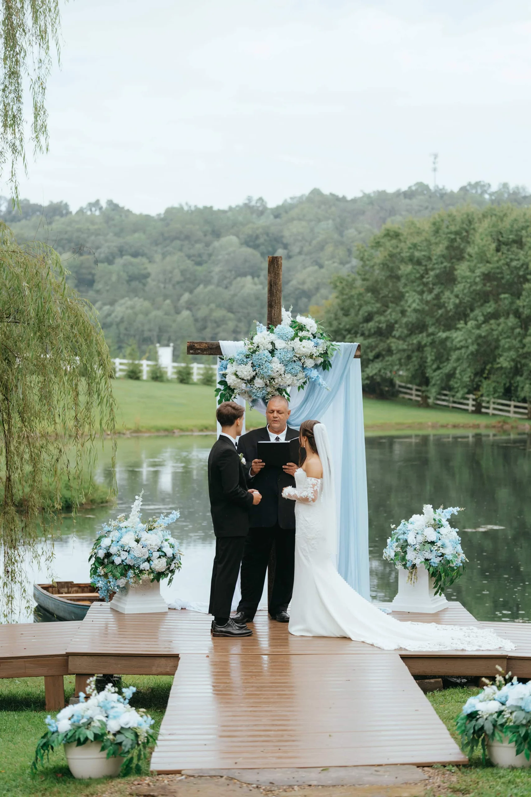 Summer wedding day at the Grand victorian wedding venue in Tennessee